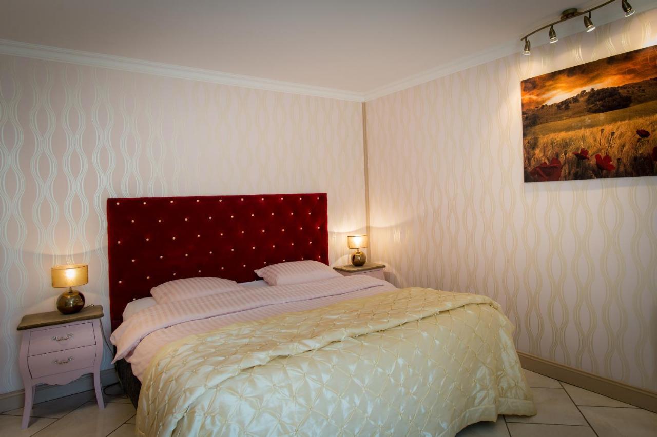 Les Magnolias Bed and Breakfast Lalinde Exteriör bild